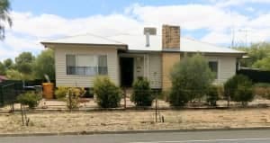 27 Brook Street, Woomelang